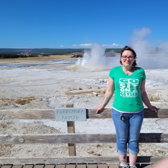 Meet your Posher, Sara - Picture 3 of 4